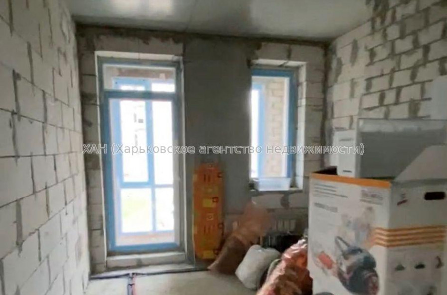 Продам квартиру, Гвардейцев Широнинцев ул. , 2 кім., 63 м², без внутренних работ 