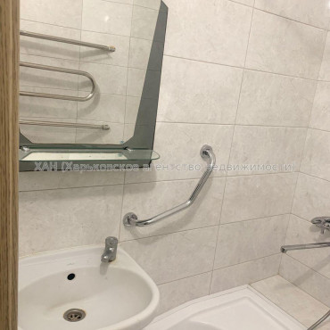 Продам квартиру, Гвардейцев Широнинцев ул. , 1  ком., 33 м², евроремонт 