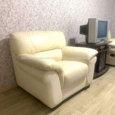 Продам квартиру, Гвардейцев Широнинцев ул. , 1  ком., 33 м², евроремонт 