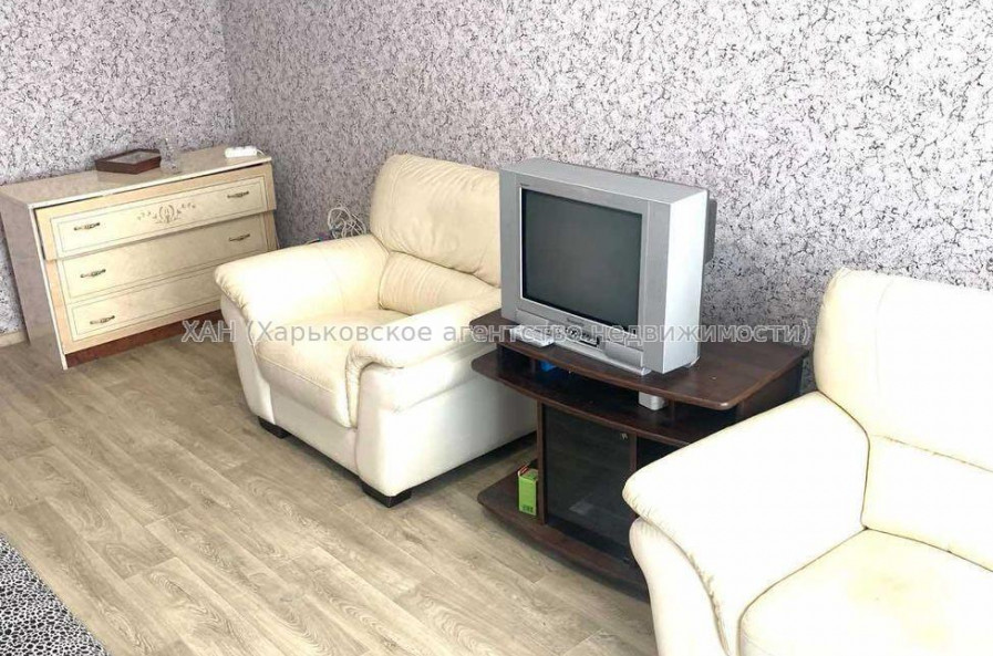 Продам квартиру, Гвардейцев Широнинцев ул. , 1  ком., 33 м², евроремонт 