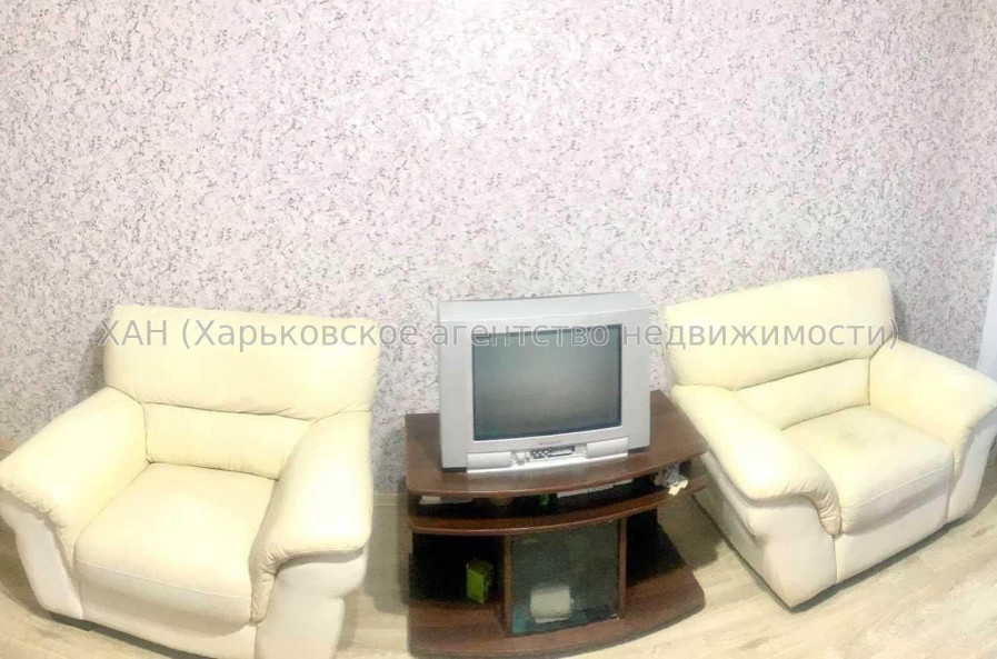 Продам квартиру, Гвардейцев Широнинцев ул. , 1  ком., 33 м², евроремонт 