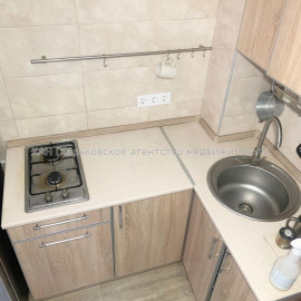Продам квартиру, Гвардейцев Широнинцев ул. , 1 кім., 33 м², евроремонт