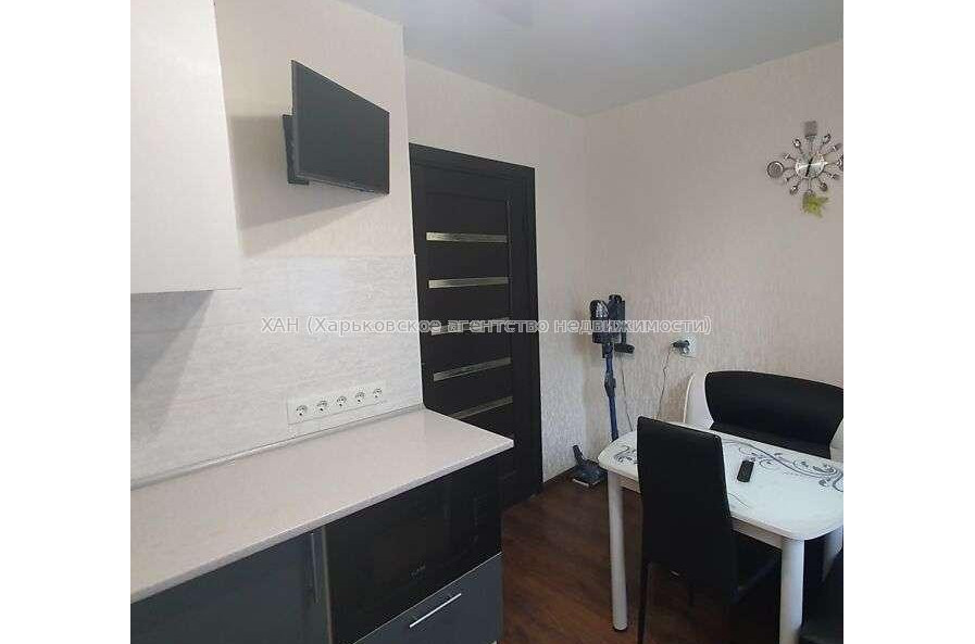 Продам квартиру, Шариковая ул. , 2  ком., 57 м², евроремонт 
