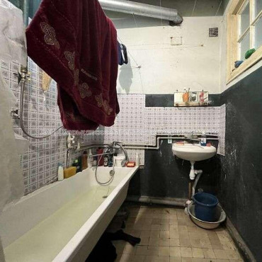 Продам квартиру, Полтавский Шлях ул. , 3  ком., 70 м², советский ремонт 