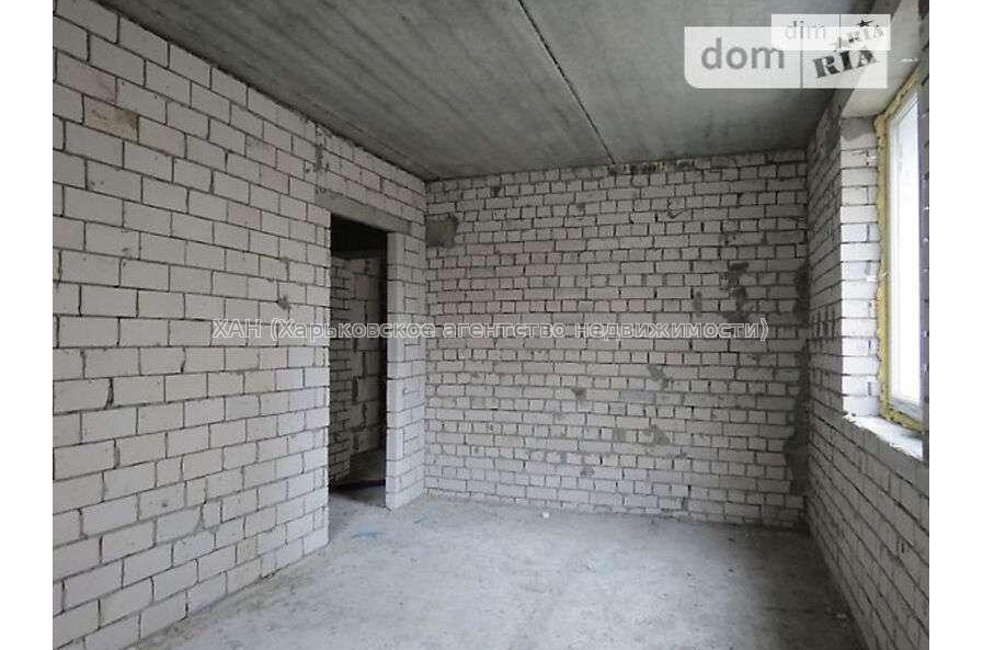 Продам квартиру, Мира ул. , 3 кім., 82 м², без внутренних работ 