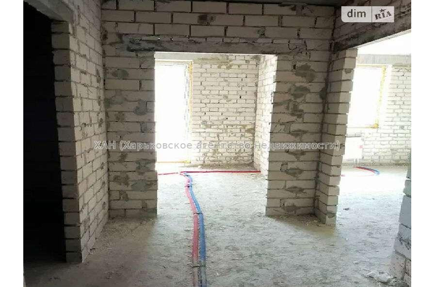 Продам квартиру, Мира ул. , 3 кім., 82 м², без внутренних работ 