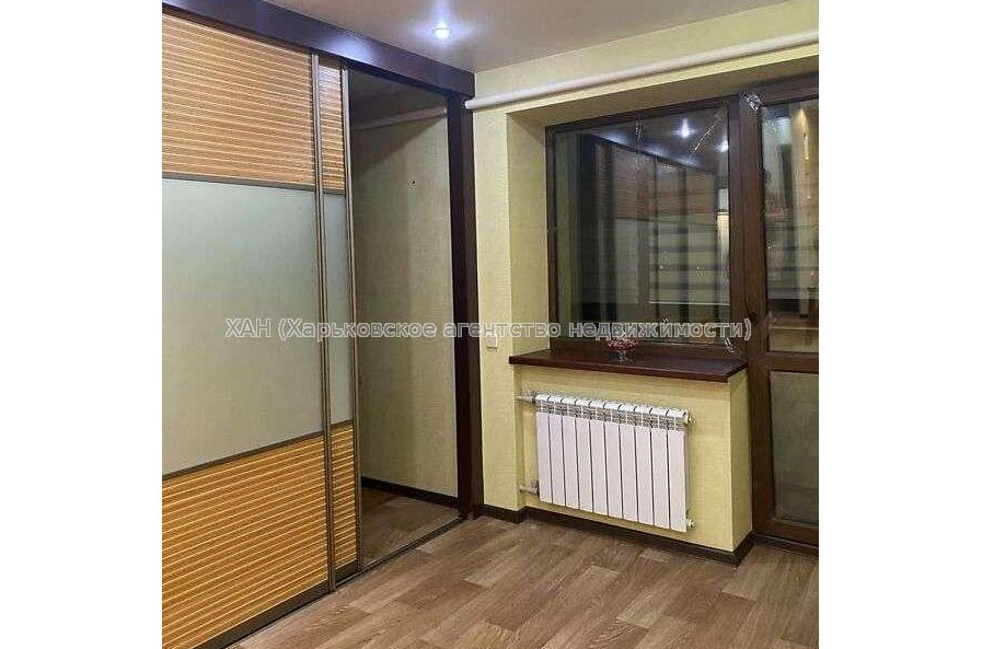 Продам квартиру, Есенина ул. , 1  ком., 32 м², капитальный ремонт 