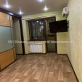 Продам квартиру, Есенина ул. , 1  ком., 32 м², капитальный ремонт 