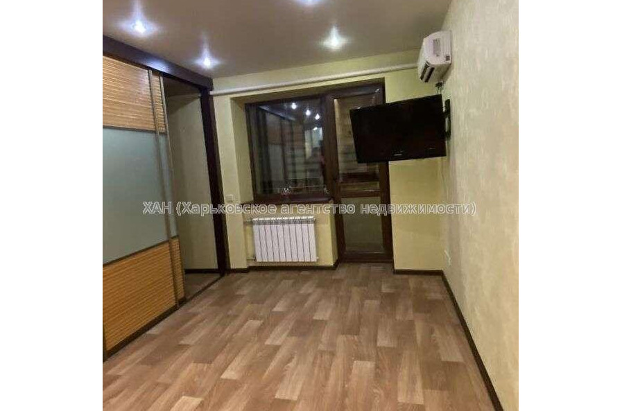 Продам квартиру, Есенина ул. , 1  ком., 32 м², капитальный ремонт 