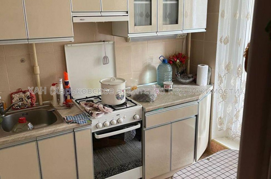 Продам квартиру, Победы просп. , 1 кім., 38 м², косметический ремонт 