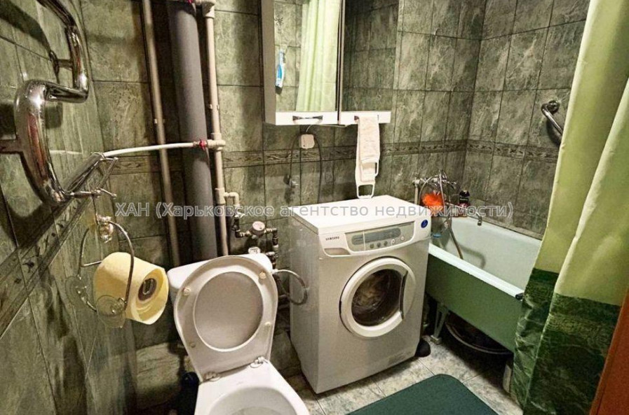 Продам квартиру, Победы просп. , 1 кім., 38 м², косметический ремонт 