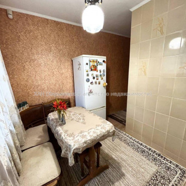 Продам квартиру, Победы просп. , 1 кім., 38 м², косметический ремонт 