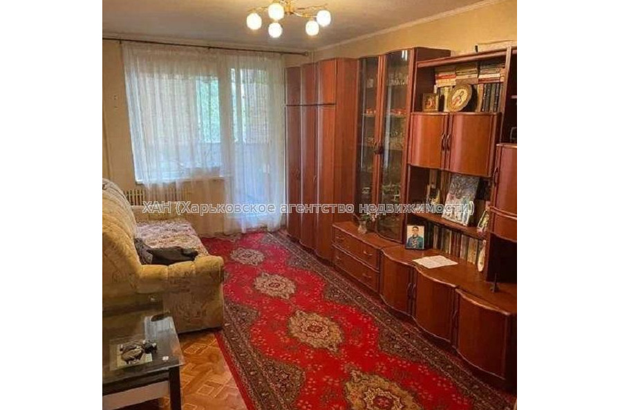 Продам квартиру, Победы просп. , 1 кім., 38 м², косметический ремонт 