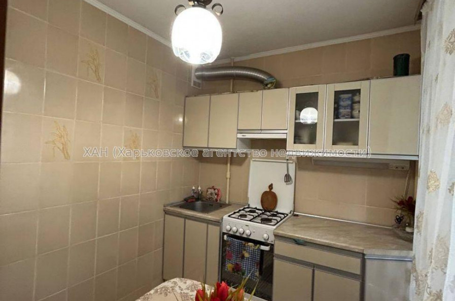 Продам квартиру, Победы просп. , 1 кім., 38 м², косметический ремонт 