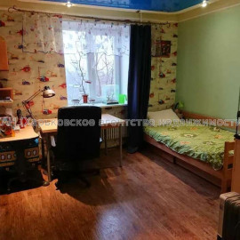 Продам квартиру, Курчатова просп. , 3 кім., 65 м², капитальный ремонт