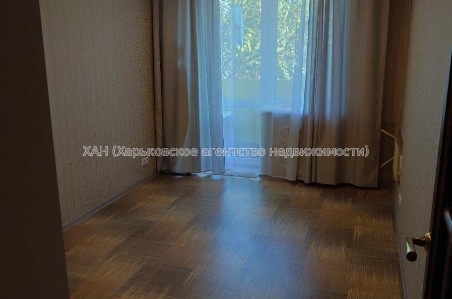 Продам квартиру, Курчатова просп. , 3 кім., 65 м², капитальный ремонт 