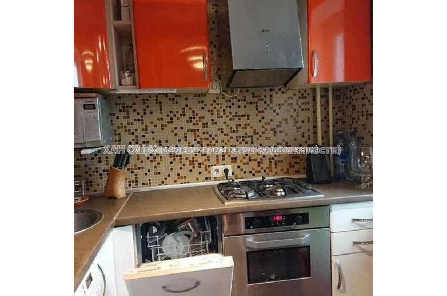 Продам квартиру, Курчатова просп. , 3 кім., 65 м², капитальный ремонт 