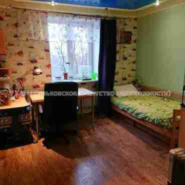 Продам квартиру, Курчатова просп. , 3 кім., 65 м², капитальный ремонт 