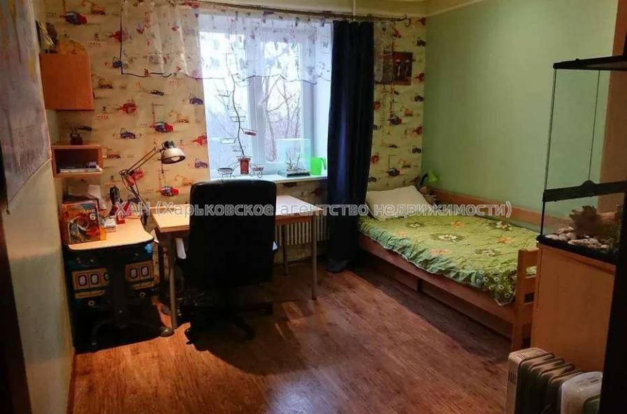 Продам квартиру, Курчатова просп. , 3 кім., 65 м², капитальный ремонт 