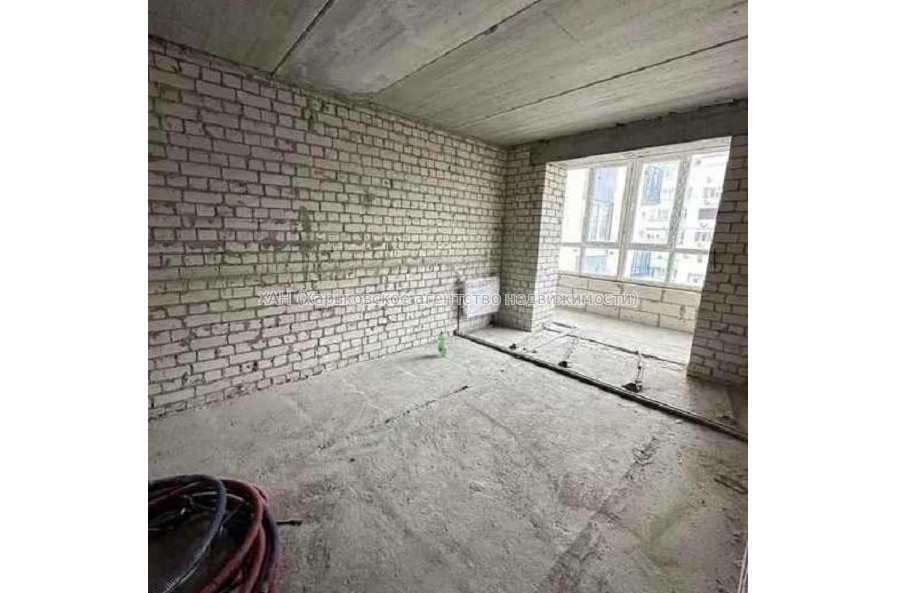 Продам квартиру, Яны Червоной ул. , 1 кім., 50 м², без внутренних работ 