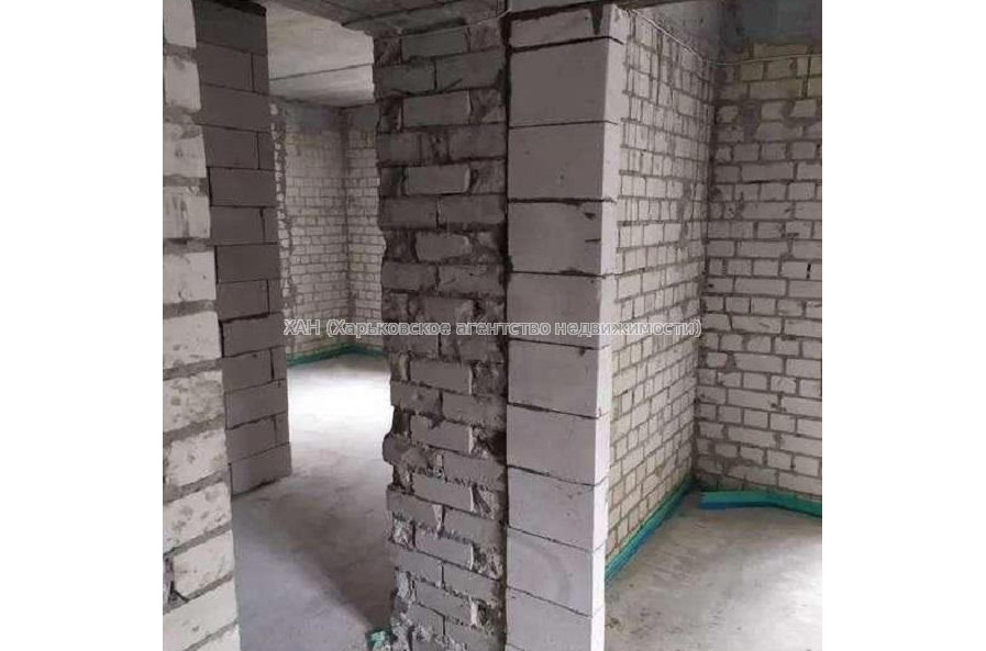 Продам квартиру, Яны Червоной ул. , 1 кім., 50 м², без внутренних работ 