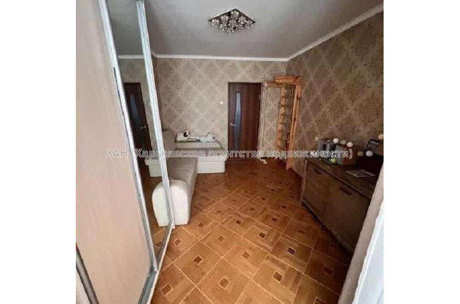 Продам квартиру, Тракторостроителей просп. , 3 кім., 64 м², капитальный ремонт 