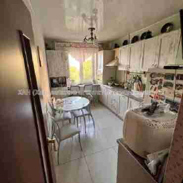 Продам квартиру, Тракторостроителей просп. , 3 кім., 64 м², капитальный ремонт 