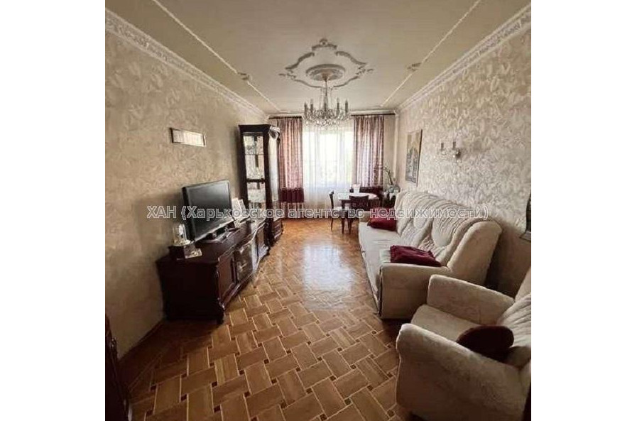 Продам квартиру, Тракторостроителей просп. , 3 кім., 64 м², капитальный ремонт 