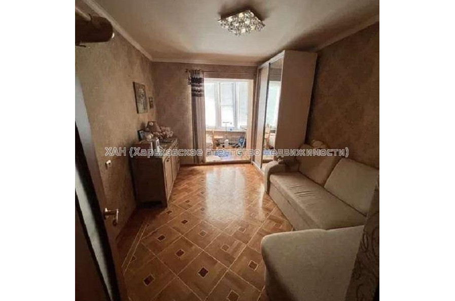 Продам квартиру, Тракторостроителей просп. , 3 кім., 64 м², капитальный ремонт 