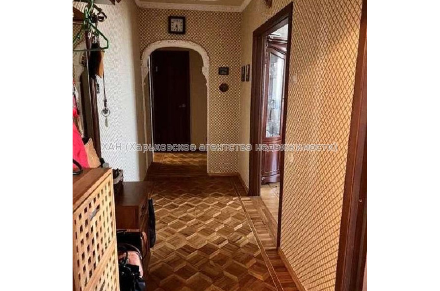 Продам квартиру, Тракторостроителей просп. , 3 кім., 64 м², капитальный ремонт 
