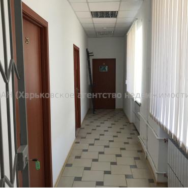 Здам нежитлову нерухомість, офис в офисном центре , 1 кім., 93.40 м², косметический ремонт 