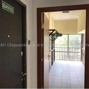 Здам нежитлову нерухомість, офис в офисном центре , 2 кім., 219 м², косметический ремонт 