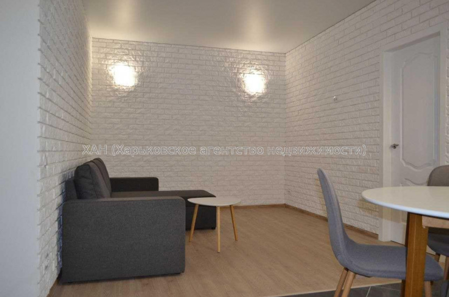 Продам квартиру, Победы просп. , 2  ком., 47 м², авторский дизайн 