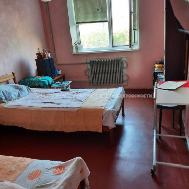 Продам квартиру, Аэрокосмический пр. , 3 кім., 62 м², косметический ремонт 