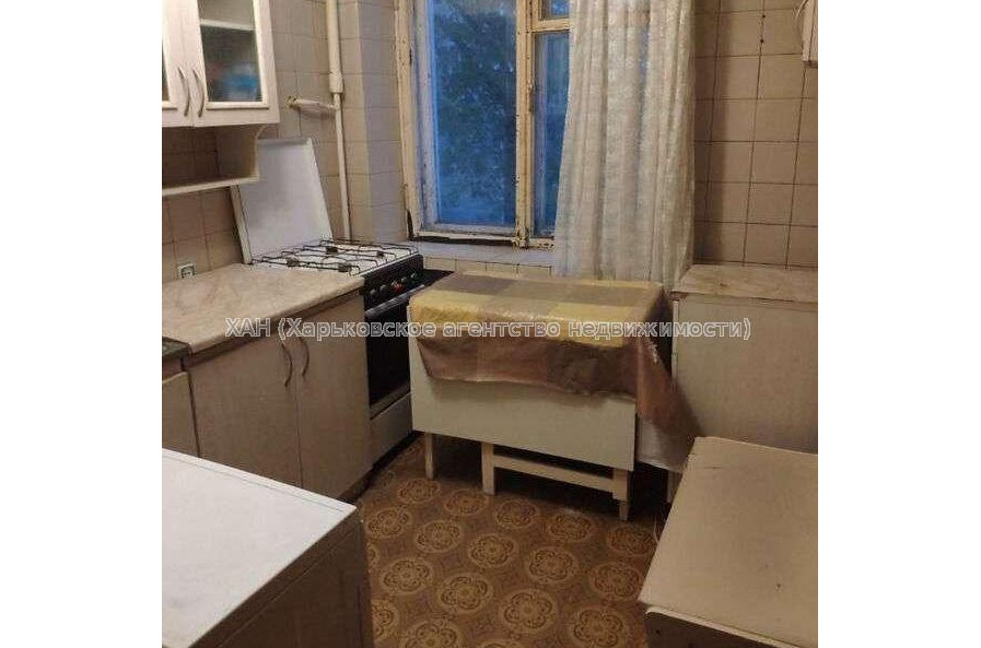 Продам квартиру, Космонавтов ул. , 1 кім., 33 м², косметический ремонт 