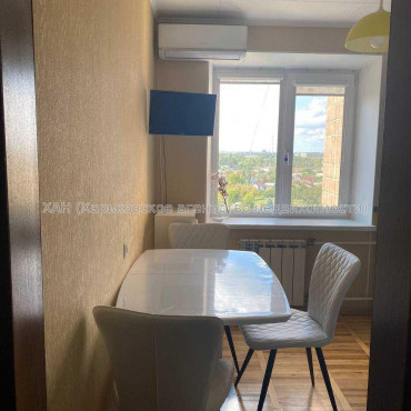 Продам квартиру, Москалёвская ул. , 2 кім., 49 м², капитальный ремонт 