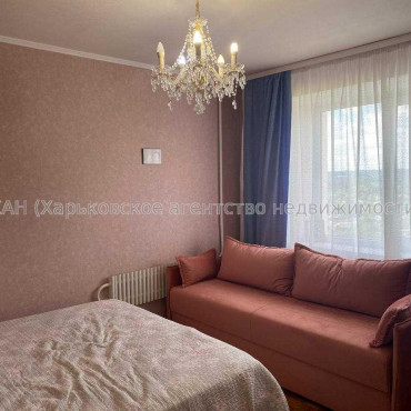 Продам квартиру, Москалёвская ул. , 2 кім., 49 м², капитальный ремонт 