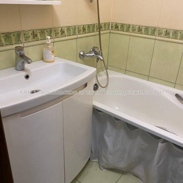 Продам квартиру, Москалёвская ул. , 2 кім., 49 м², капитальный ремонт 