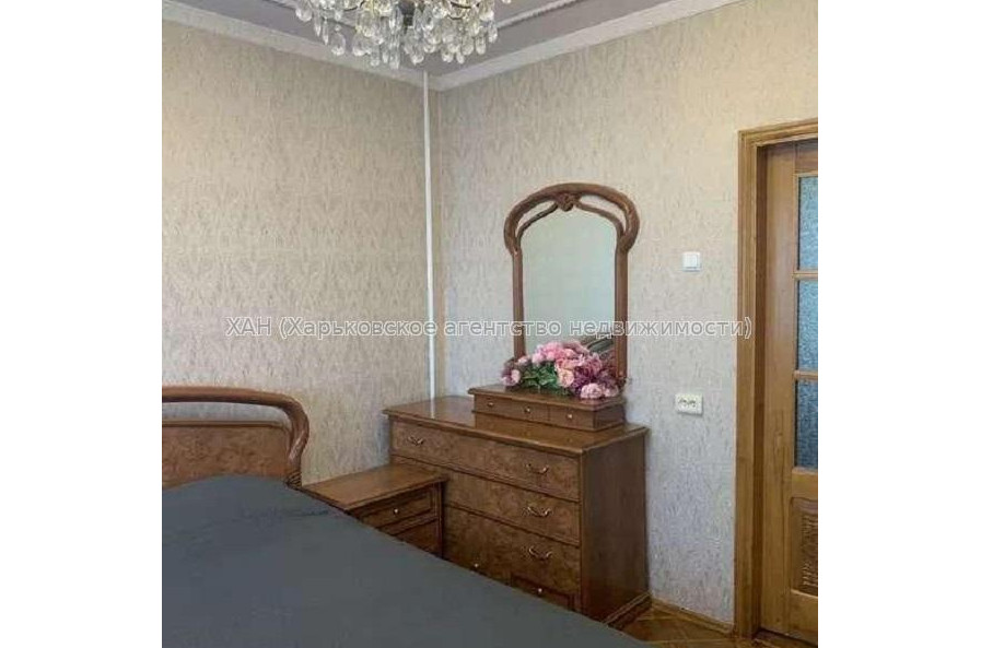 Продам квартиру, Каденюка ул. , 4 кім., 82 м², капитальный ремонт 