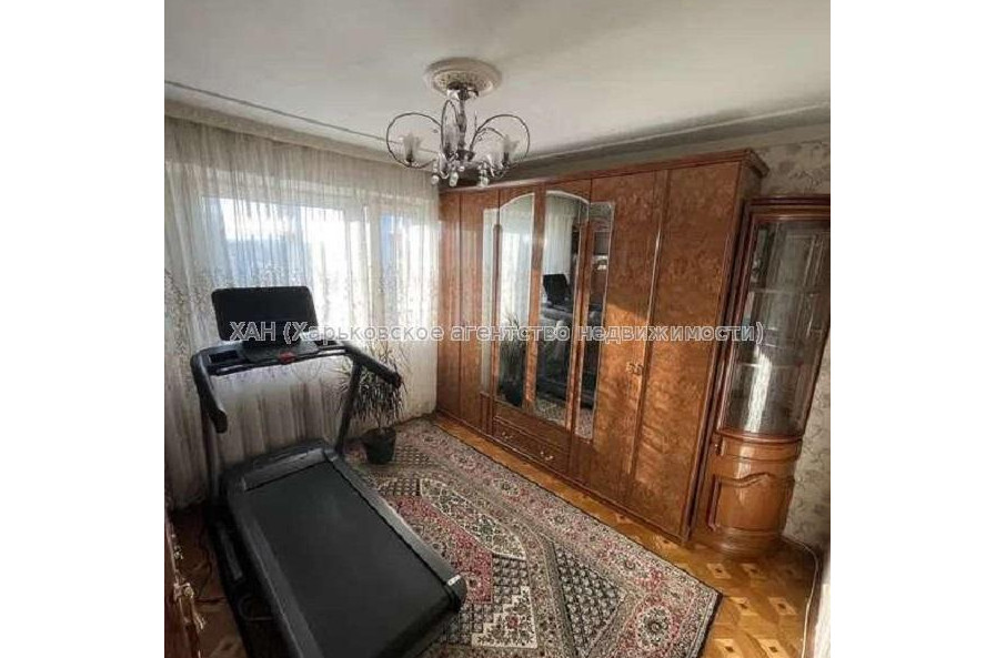 Продам квартиру, Каденюка ул. , 4 кім., 82 м², капитальный ремонт 