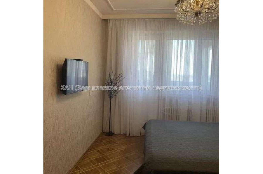Продам квартиру, Каденюка ул. , 4 кім., 82 м², капитальный ремонт 