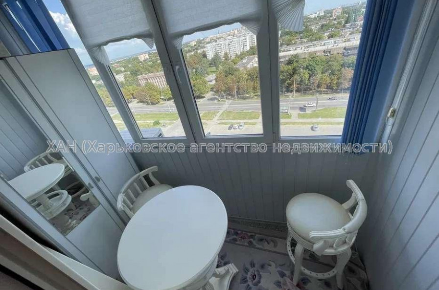 Продам квартиру, Каденюка ул. , 4 кім., 82 м², капитальный ремонт 