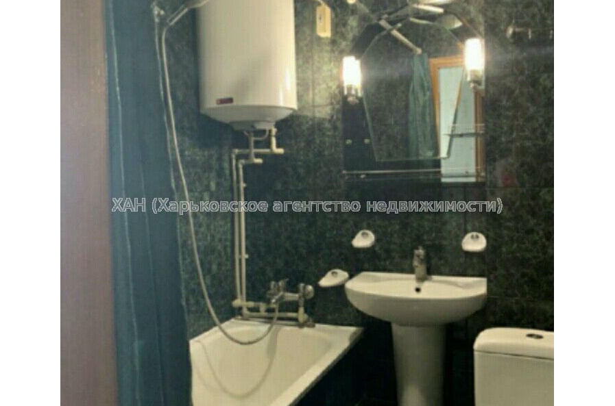 Продам квартиру, Каденюка ул. , 4 кім., 82 м², капитальный ремонт 