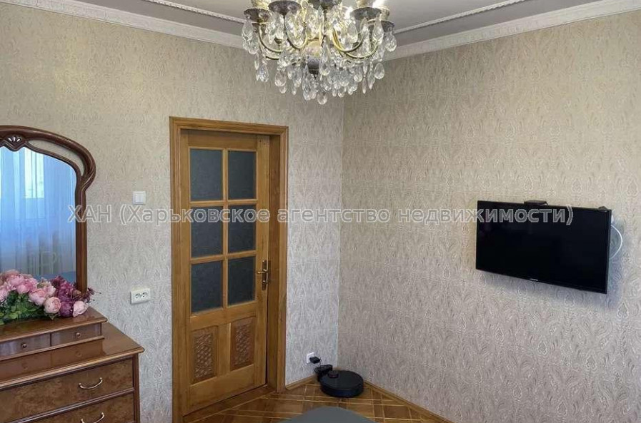 Продам квартиру, Каденюка ул. , 4 кім., 82 м², капитальный ремонт 