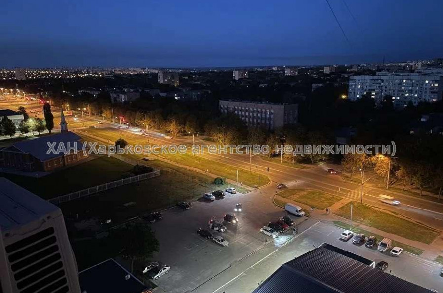 Продам квартиру, Каденюка ул. , 4 кім., 82 м², капитальный ремонт 