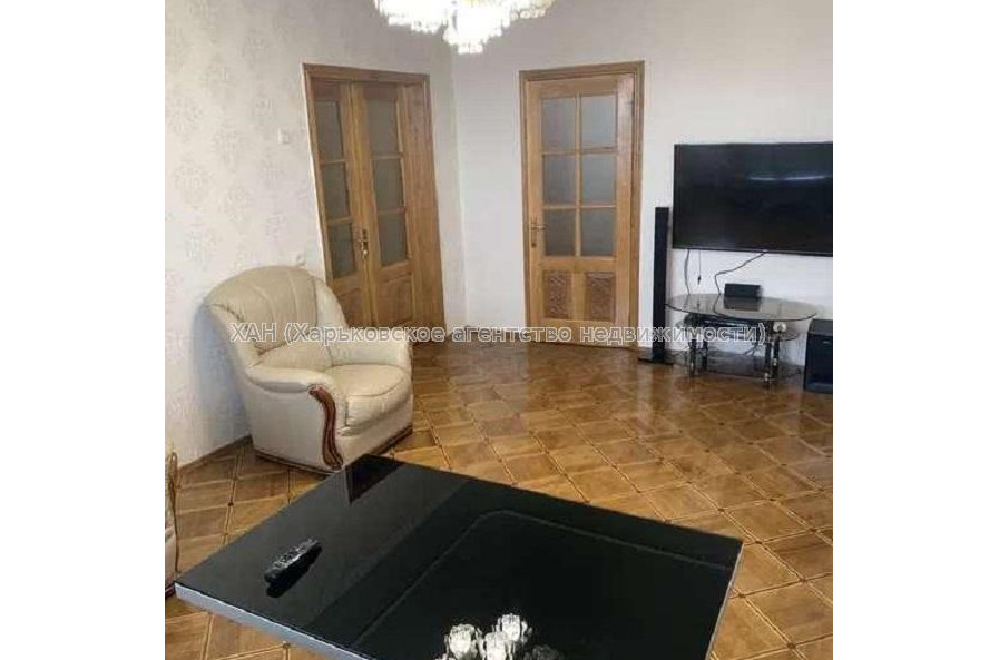 Продам квартиру, Каденюка ул. , 4 кім., 82 м², капитальный ремонт 