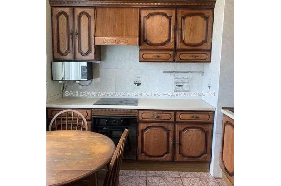 Продам квартиру, Каденюка ул. , 4 кім., 82 м², капитальный ремонт 