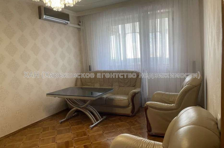 Продам квартиру, Каденюка ул. , 4 кім., 82 м², капитальный ремонт 