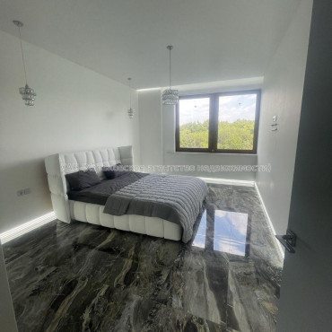 Продам квартиру, Профессорская ул. , 4  ком., 137 м², авторский дизайн 