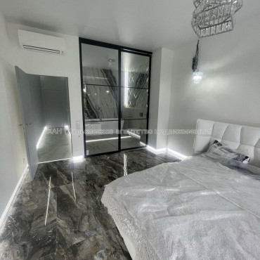 Продам квартиру, Профессорская ул. , 4  ком., 137 м², авторский дизайн 